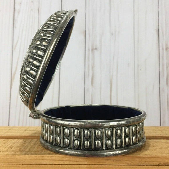 Vintage Heavy Embossed Silver Plated Jewelry Trinket Box Lid Blue Velvet Lined - Picture 2 of 7